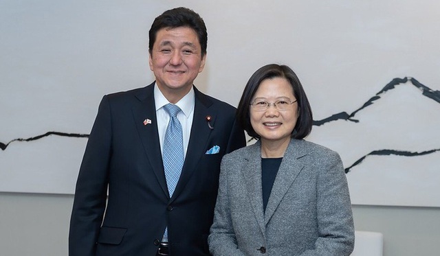 Trung Quốc phản ứng trước quan hệ thân cận của tân Bộ trưởng Quốc phòng Nhật Bản với Đài Bắc - Ảnh 2.