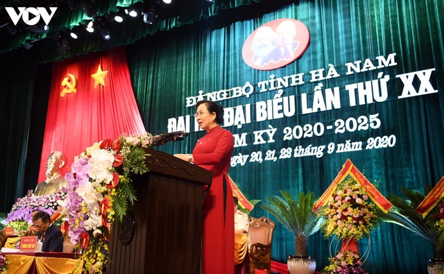 Bà Lê Thị Thủy tiếp tục được bầu làm Bí thư Tỉnh ủy Hà Nam - Ảnh 1.