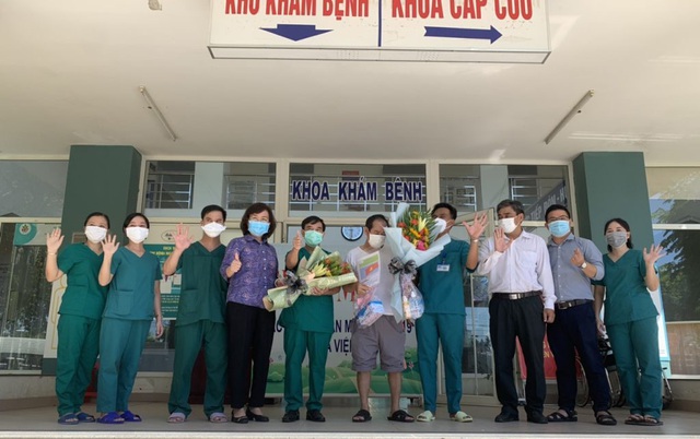 Bệnh nhân Covid-19 cuối cùng ở Đà Nẵng khỏi bệnh và xuất viện - Ảnh 1.
