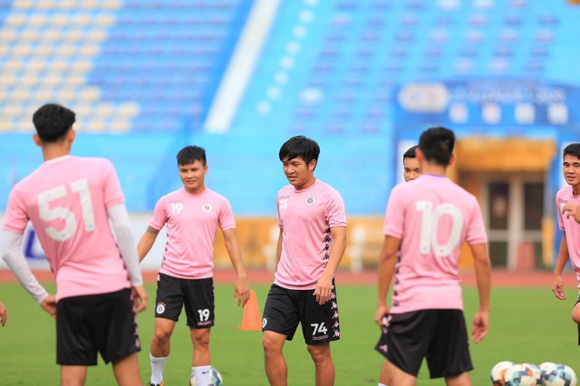 Đoàn Văn Hậu tái xuất trong buổi tập của Hà Nội FC - Ảnh 2.
