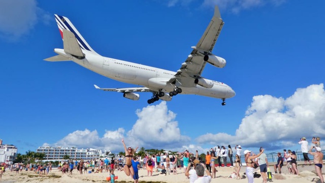 &quot;Nín thở&quot; với 10 đường băng hạ cánh đẹp nhất thế giới năm 2020 - Ảnh 4.