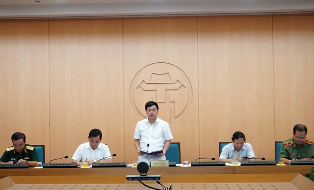 Không cử lãnh đạo đi họp phòng chống dịch, 6 quận huyện của Hà Nội bị phê bình - Ảnh 1.