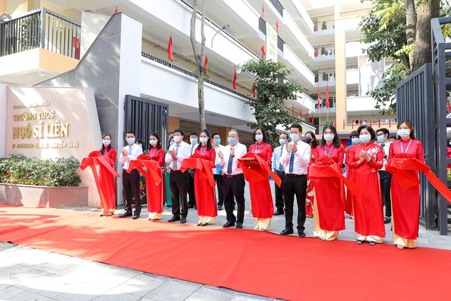 Đảm bảo an toàn phòng dịch trong lễ khai giảng tại ngôi trường tròn 100 năm tuổi ở Hà Nội - Ảnh 13.