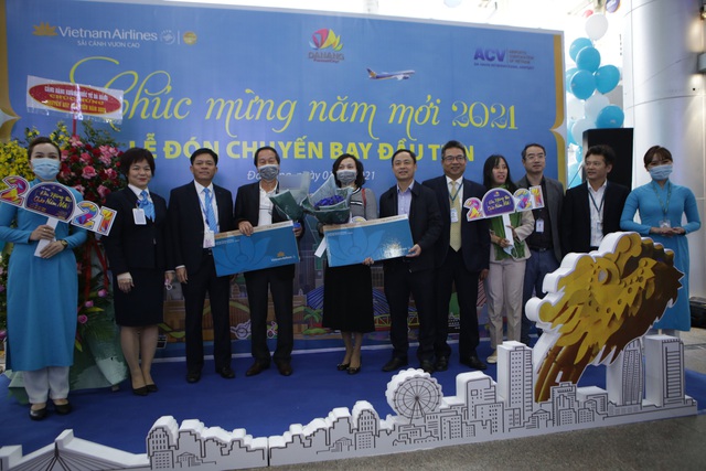 Hà Nội, Đà Nẵng và Huế đón những du khách đầu tiên của năm 2021 - Ảnh 5.