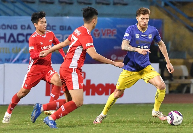 Hà Nội FC khẳng định không thay đổi lối chơi theo ngoại binh - Ảnh 1.