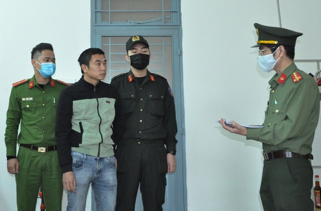 Bắt giam 2 tài xế nhận chở người Trung Quốc nhập cảnh trái phép - Ảnh 2.