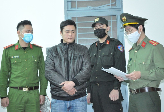 Bắt giam 2 tài xế nhận chở người Trung Quốc nhập cảnh trái phép - Ảnh 1.