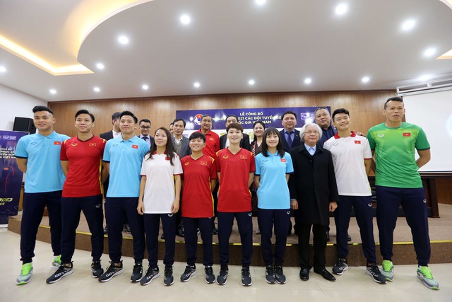 Mẫu áo thi đấu 2021 của các đội tuyển bóng đá Việt Nam hỗ trợ tối đa khi thi đấu - Ảnh 1.