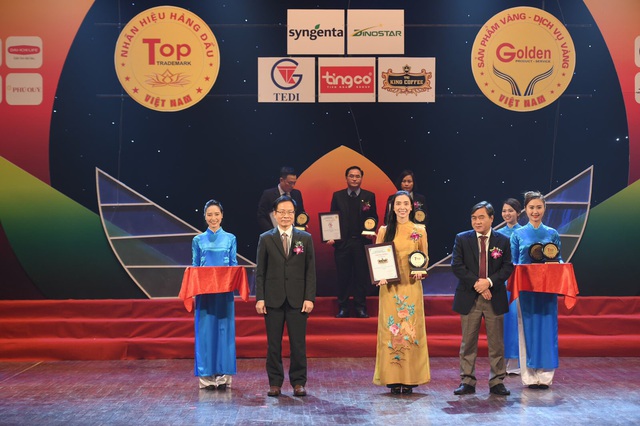 King Coffee đạt giải thưởng Top 20 Nhãn hiệu hàng đầu Việt Nam – Sản phẩm, Dịch vụ Vàng Việt Nam năm 2021 - Ảnh 1. King Coffee đạt giải thưởng Top 20 Nhãn hiệu hàng đầu Việt Nam – Sản phẩm, Dịch vụ Vàng Việt Nam năm 2021 - Ảnh 1.