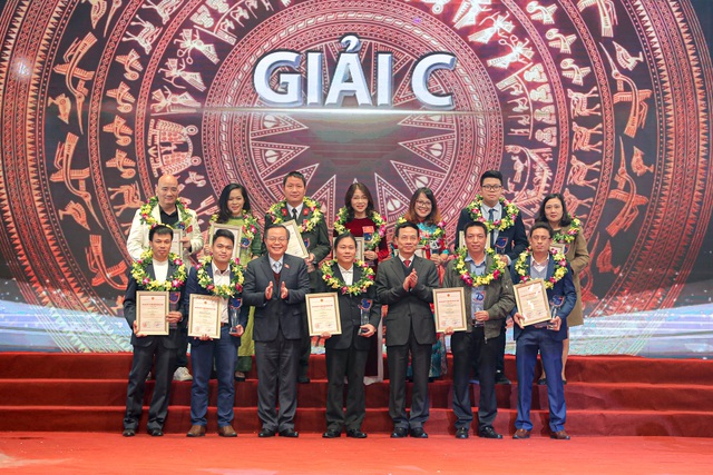 Trao 43 tác phẩm đoạt Giải báo chí “75 năm Quốc hội Việt Nam” - Ảnh 7.