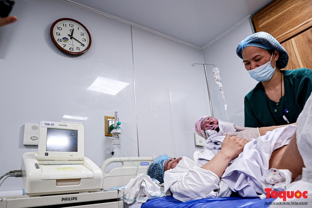 Khoảng khắc thiêng liêng của những công dân Việt đầu tiên chào đời năm Tân sửu 2021 - Ảnh 15. Khoảng khắc thiêng liêng của những công dân Việt đầu tiên chào đời năm Tân sửu 2021 - Ảnh 15.