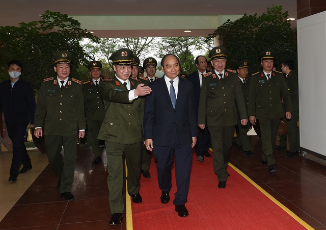 Thủ tướng thăm hỏi, động viên lực lượng Công an nhân dân dịp Tết nguyên đán - Ảnh 3.