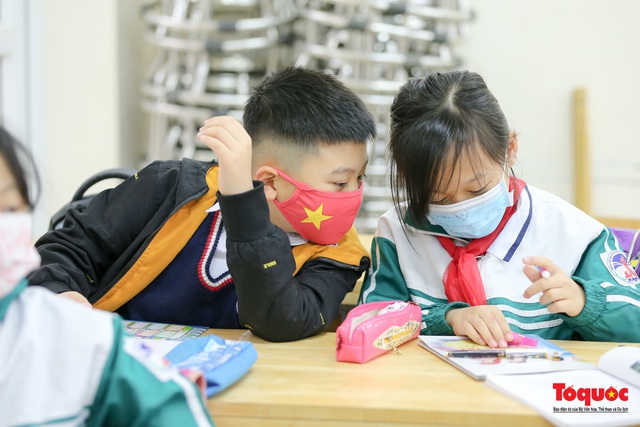 Ngày đầu trở lại trường của học sinh Tiểu Học Xuân Phương - Ảnh 14. Ngày đầu trở lại trường của học sinh Tiểu Học Xuân Phương - Ảnh 14.