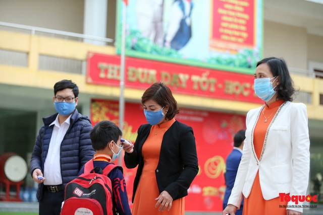 Ngày đầu trở lại trường của học sinh Tiểu Học Xuân Phương - Ảnh 5. Ngày đầu trở lại trường của học sinh Tiểu Học Xuân Phương - Ảnh 5.