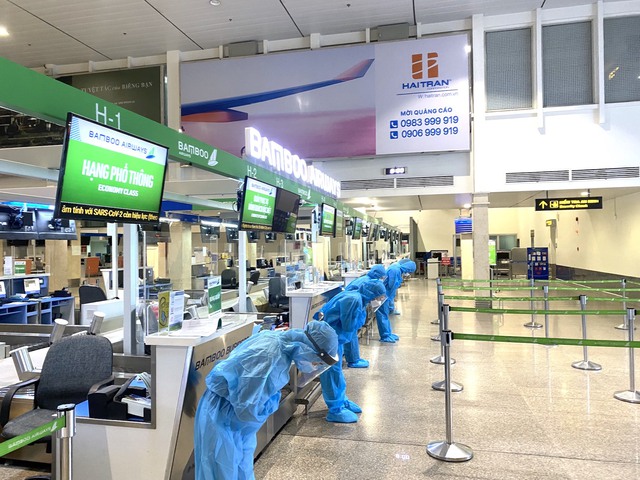 Bamboo Airways đưa gần 200 thai phụ, người già, y bác sĩ Huế từ miền Nam về quê - Ảnh 2.