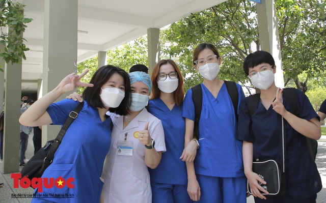 Đoàn y bác sĩ Bệnh viện C Đà Nẵng chi viện TP.HCM chống dịch - Ảnh 3.
