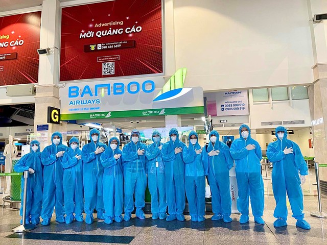 Bamboo Airways thực hiện 3 chuyến bay đặc biệt chở gần 700 công dân Bắc Ninh từ TP. HCM về quê - Ảnh 4.