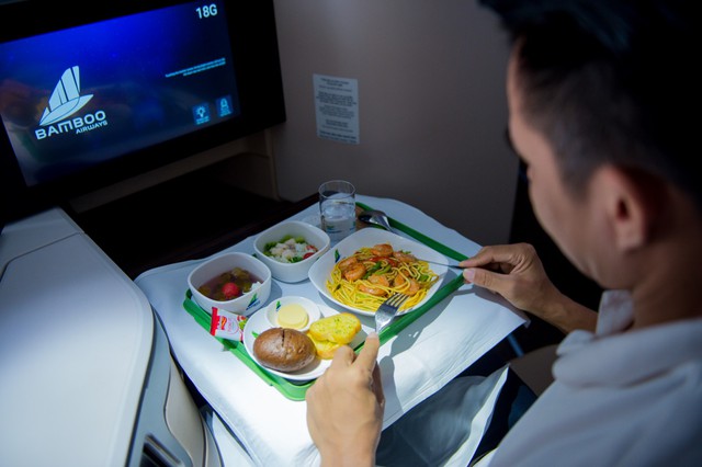 Bamboo Airways chuẩn bị sẵn sàng trước giờ "G" tái khai thác mạng bay thương mại - Ảnh 9. Bamboo Airways chuẩn bị sẵn sàng trước giờ "G" tái khai thác mạng bay thương mại - Ảnh 9.