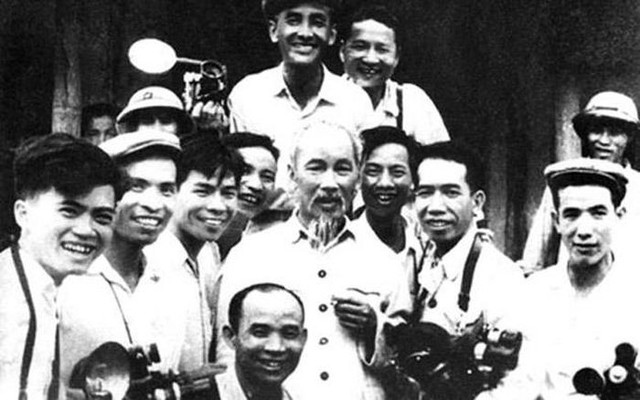 Kỷ niệm 75 năm Hội nghị Văn hóa Việt Nam lần thứ nhất (1946- 2021): Tiếp tục thắp sáng ngọn đèn &quot;soi đường cho quốc dân đi&quot; - Ảnh 1.