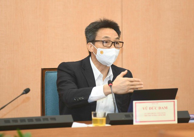 Phó Thủ tướng đề nghị Hà Nội thí điểm điều trị F0 tại nhà - Ảnh 1.