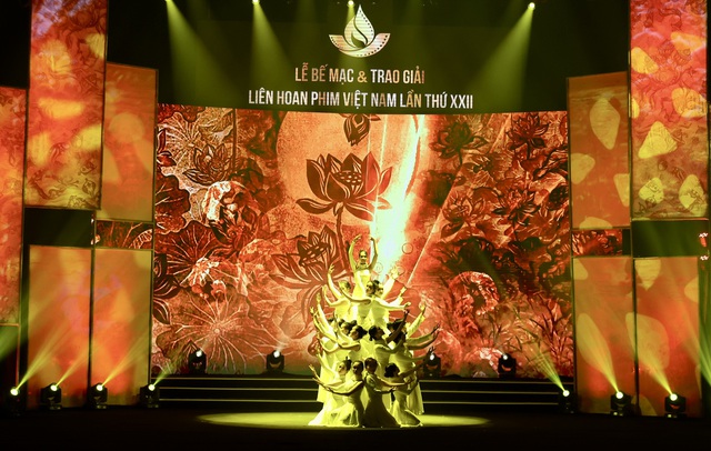Bế mạc Liên hoan phim Việt Nam lần thức XXII: Giải Bông sen Vàng gọi tên &quot;Mắt biếc&quot; ở thể loại phim truyện điện ảnh - Ảnh 3.