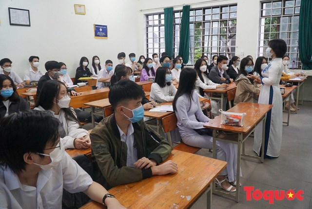Học sinh khối 12 ở Đà Nẵng bắt đầu đến trường - Ảnh 10.