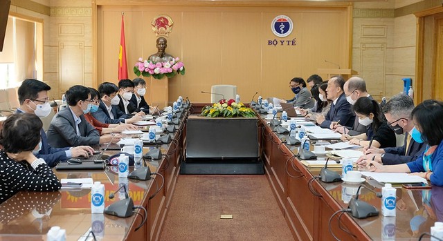 Bốn yếu tố trong việc kiểm soát và ứng phó với biến chủng Omicron - Ảnh 1. Bốn yếu tố trong việc kiểm soát và ứng phó với biến chủng Omicron - Ảnh 1.