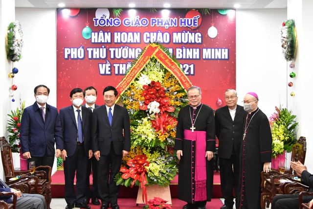 Phó Thủ tướng Thường trực Chính phủ thăm, chúc mừng Giáng sinh tại Thừa Thiên Huế - Ảnh 1.