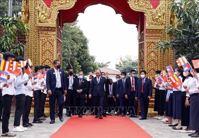 Các hoạt động trong ngày làm việc thứ hai của Chủ tịch nước Nguyễn Xuân Phúc tại Campuchia - Ảnh 1.