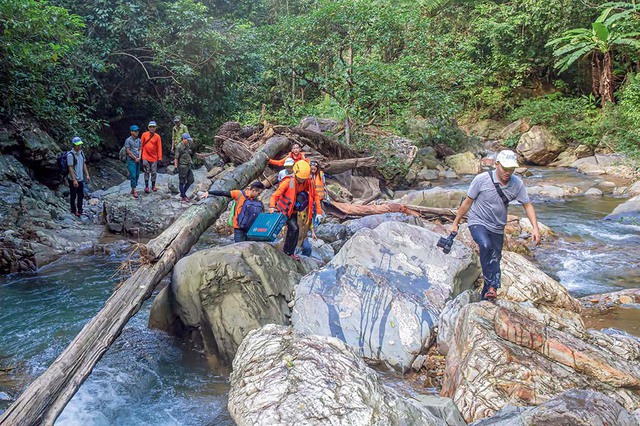 Quảng Bình: Khai thác thử nghiệm tour du lịch trải nghiệm tại khu dự trữ thiên nhiên Động Châu - Khe Nước Trong - Ảnh 1.