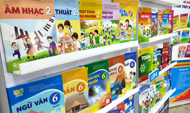 Nhà xuất bản Giáo dục Việt Nam: Hợp nhất 4 bộ SGK thành 2 nhằm tăng chất lượng sách - Ảnh 1.