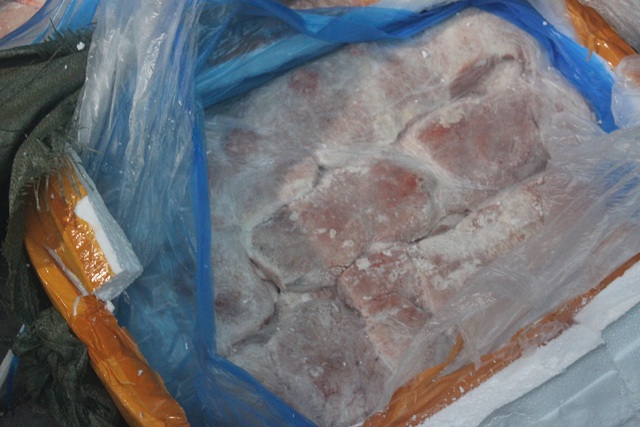 Kinh doanh trên 9 tấn nầm lợn không rõ nguồn gốc, đối tượng bị xử phạt gần 100 triệu đồng - Ảnh 2.