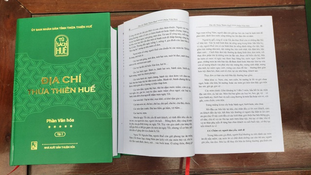 Công bố đề án Tủ sách Huế và ra mắt ấn phẩm Địa chí văn hóa Huế - Ảnh 2.