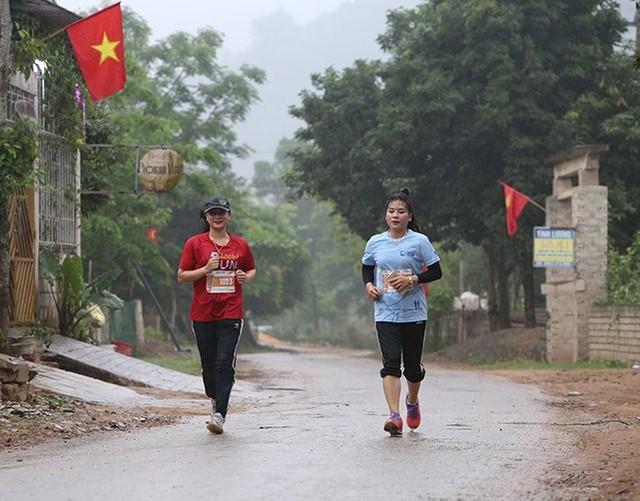 Gần 1.600 người tham gia “Quảng Bình Discovery Marathon” hào hứng với đường chạy giữa lòng di sản - Ảnh 7.