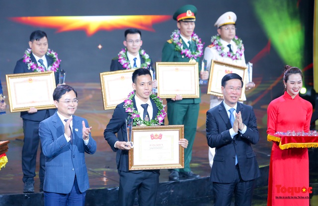 Vinh danh 10 gương mặt trẻ Việt Nam tiêu biểu năm 2020 - Ảnh 7.