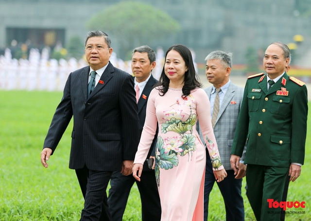 Lãnh đạo Đảng, Nhà nước và Đại biểu Quốc hội viếng Chủ tịch Hồ Chí Minh trước khai mạc Kỳ họp thứ 11, Quốc hội khóa XIV - Ảnh 11.
