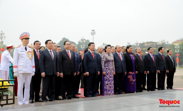 Lãnh đạo Đảng, Nhà nước và Đại biểu Quốc hội viếng Chủ tịch Hồ Chí Minh trước khai mạc Kỳ họp thứ 11, Quốc hội khóa XIV - Ảnh 3.