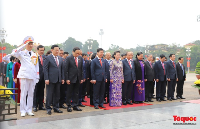 Lãnh đạo Đảng, Nhà nước và Đại biểu Quốc hội viếng Chủ tịch Hồ Chí Minh trước khai mạc Kỳ họp thứ 11, Quốc hội khóa XIV - Ảnh 4.