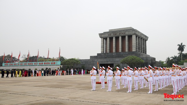 Lãnh đạo Đảng, Nhà nước và Đại biểu Quốc hội viếng Chủ tịch Hồ Chí Minh trước khai mạc Kỳ họp thứ 11, Quốc hội khóa XIV - Ảnh 12.