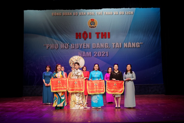 Nhiều tiết mục ấn tượng trong Hội thi “Phụ nữ duyên dáng, tài năng” năm 2021 - Ảnh 14.
