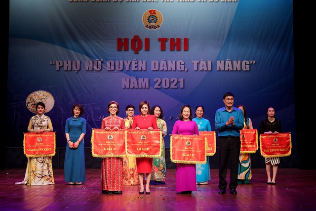 Nhiều tiết mục ấn tượng trong Hội thi “Phụ nữ duyên dáng, tài năng” năm 2021 - Ảnh 15.