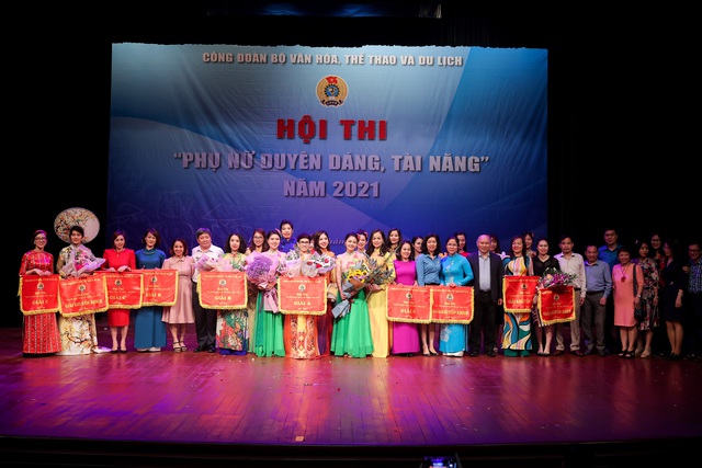 Nhiều tiết mục ấn tượng trong Hội thi “Phụ nữ duyên dáng, tài năng” năm 2021 - Ảnh 18.