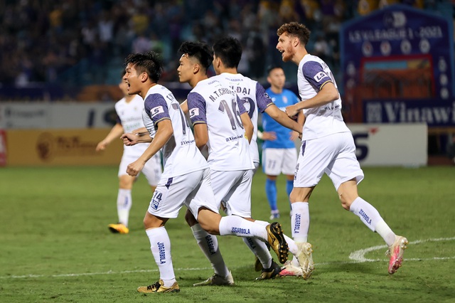 Quang Hải &quot;tỏa sáng&quot; giúp CLB Hà Nội thắng đậm 4-0 trước Than Quảng Ninh - Ảnh 2.
