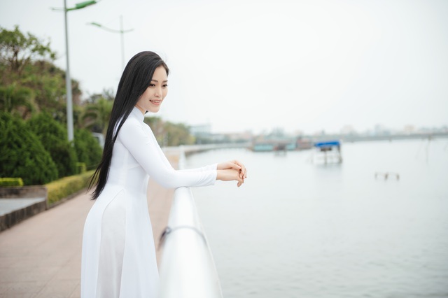 Sao mai Huyền Trang giới thiệu cảnh đẹp Quảng Bình qua MV - Ảnh 2.