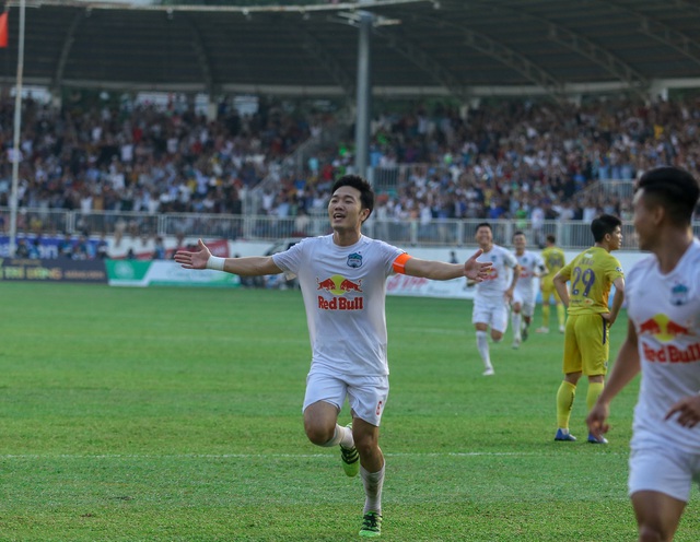 Sau trận &quot;siêu kinh điển&quot;, HAGL tươi cười thỏa mãn, Hà Nội FC nhìn về nơi xa xăm - Ảnh 5.