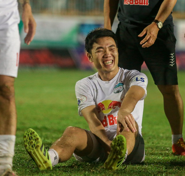 Sau trận &quot;siêu kinh điển&quot;, HAGL tươi cười thỏa mãn, Hà Nội FC nhìn về nơi xa xăm - Ảnh 11.