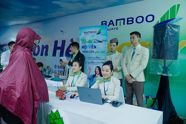 Đội mưa săn vé máy bay từ 36.000 đồng của Bamboo Airways - Ảnh 2.