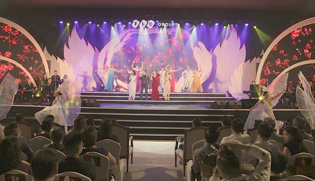 Bằng Kiều – Minh Tuyết hội ngộ, ngọt ngào kể chuyện tình yêu trên sân khấu FLC Sầm Sơn - Ảnh 10.