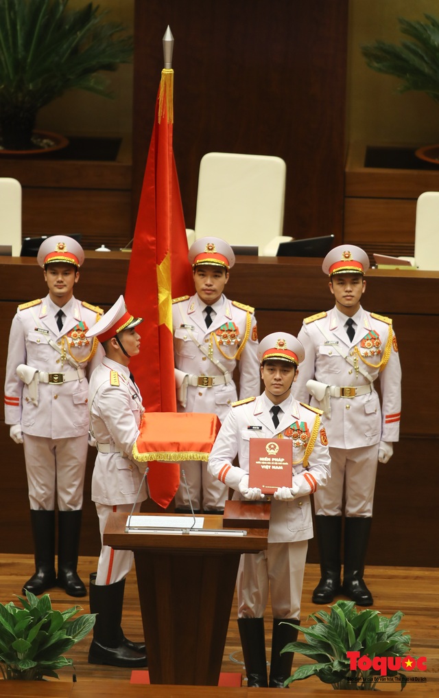 Toàn cảnh lễ tuyên thệ nhậm chức Chủ tịch nước Nguyễn Xuân Phúc - Ảnh 4.