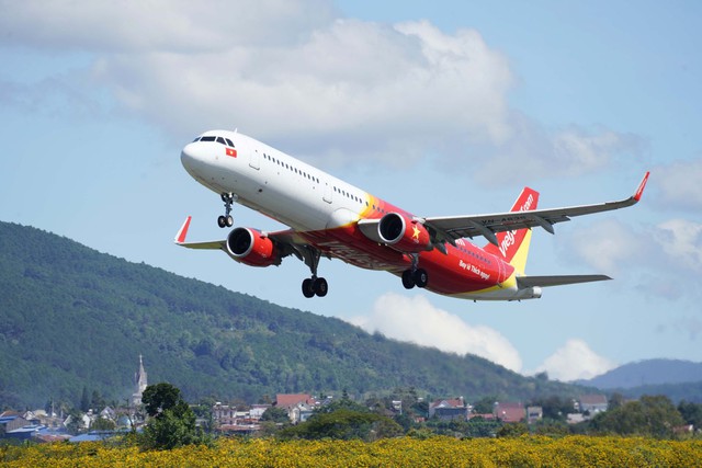 Bay muôn nơi đến Phú Quốc cùng Vietjet, combo trọn gói chỉ từ 2.340.000 đồng - Ảnh 1.